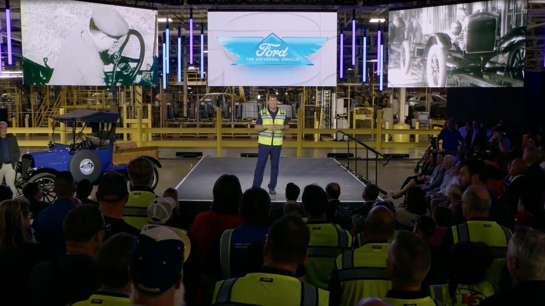 Ford Yapay Zekası Başarısız Oldu, Emekli Mühendisleri Geri Çağırdı