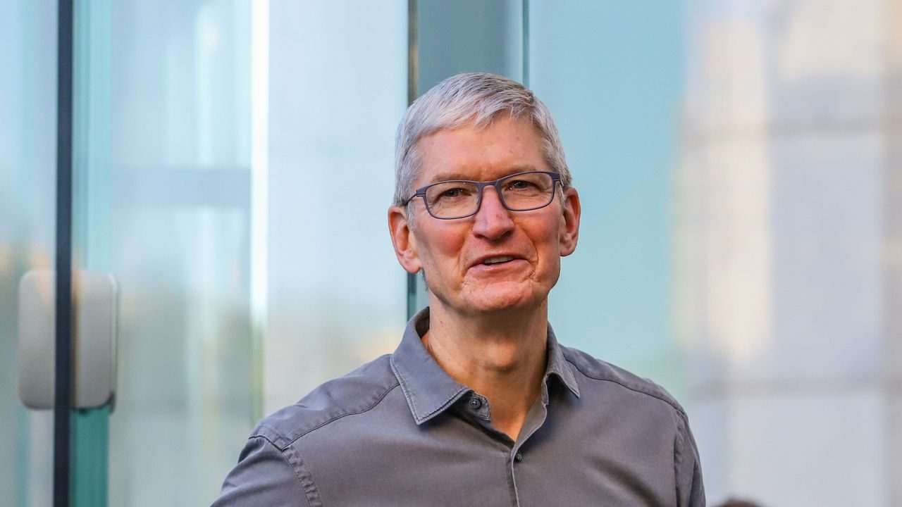 Apple CEO Tim Cook: Kişisel Verilerimiz Silah Olarak Kullanılıyor