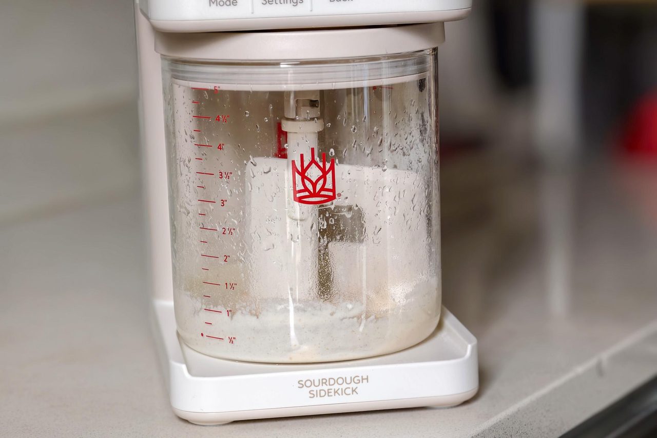 Sourdough Sidekick: Ekmek hamurunu otomatik olarak besleyen yeni cihaz