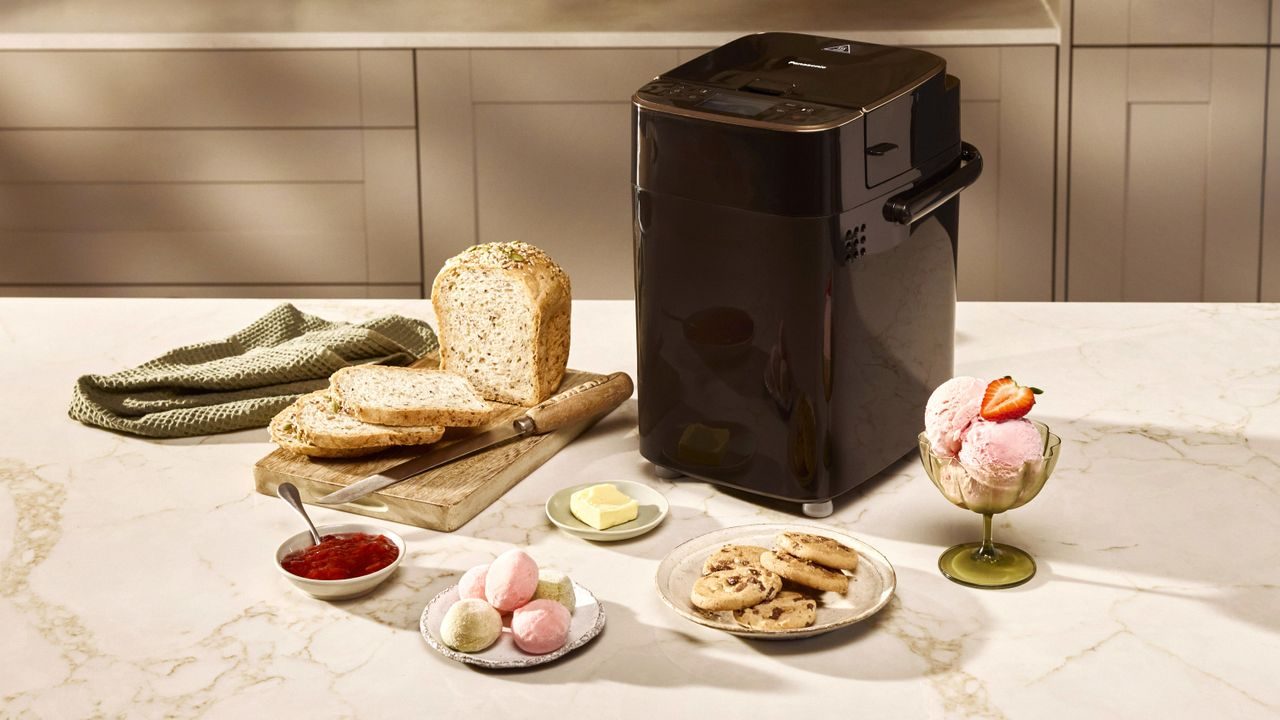 Panasonic'in Yeni Cihazı: Ekmek Yapan ve Dondurma Çırpan Hepsi Bir Makinada