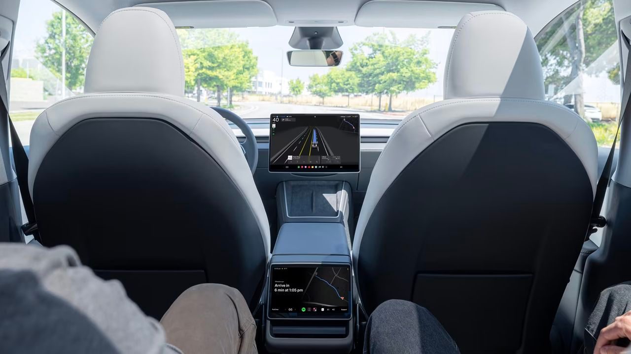 Tesla Robotaxi'de bollard engelinde kontrolü kaybetti